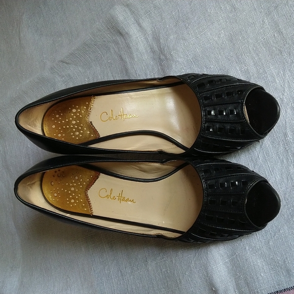 COLE HAAN PEEP TOE PUMPS - Picture 2 of 9